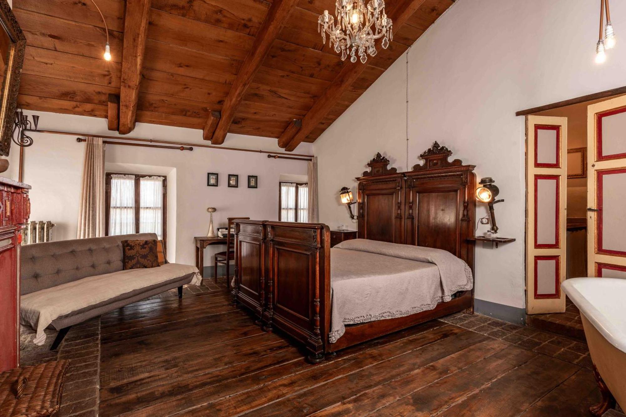 Вилла Borgo Casa Scaparone Альба Экстерьер фото